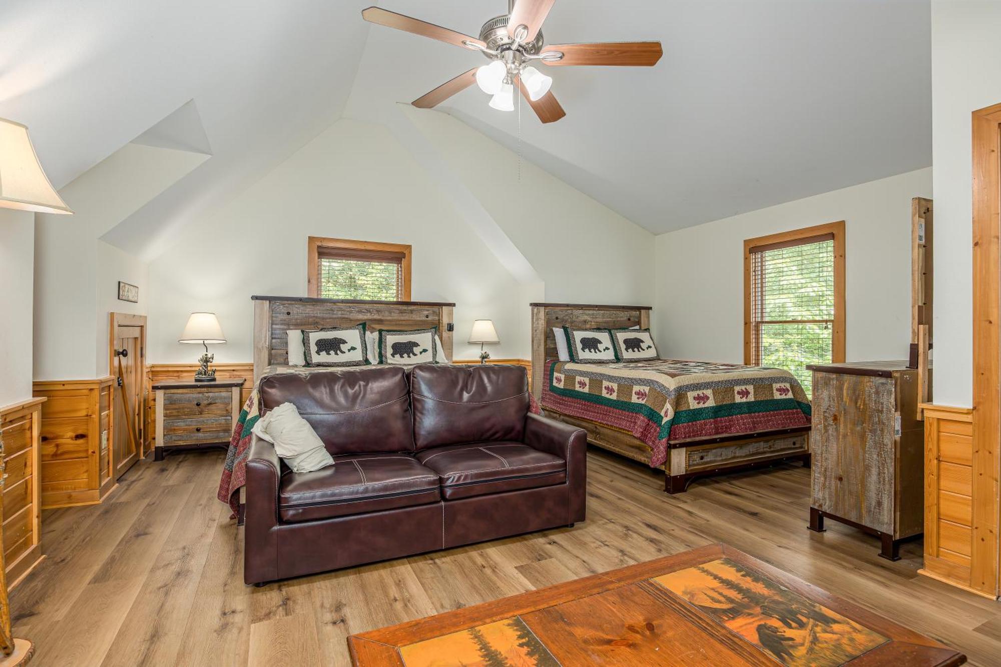 Five Bears Mountain View Lodge Севьервилл Экстерьер фото