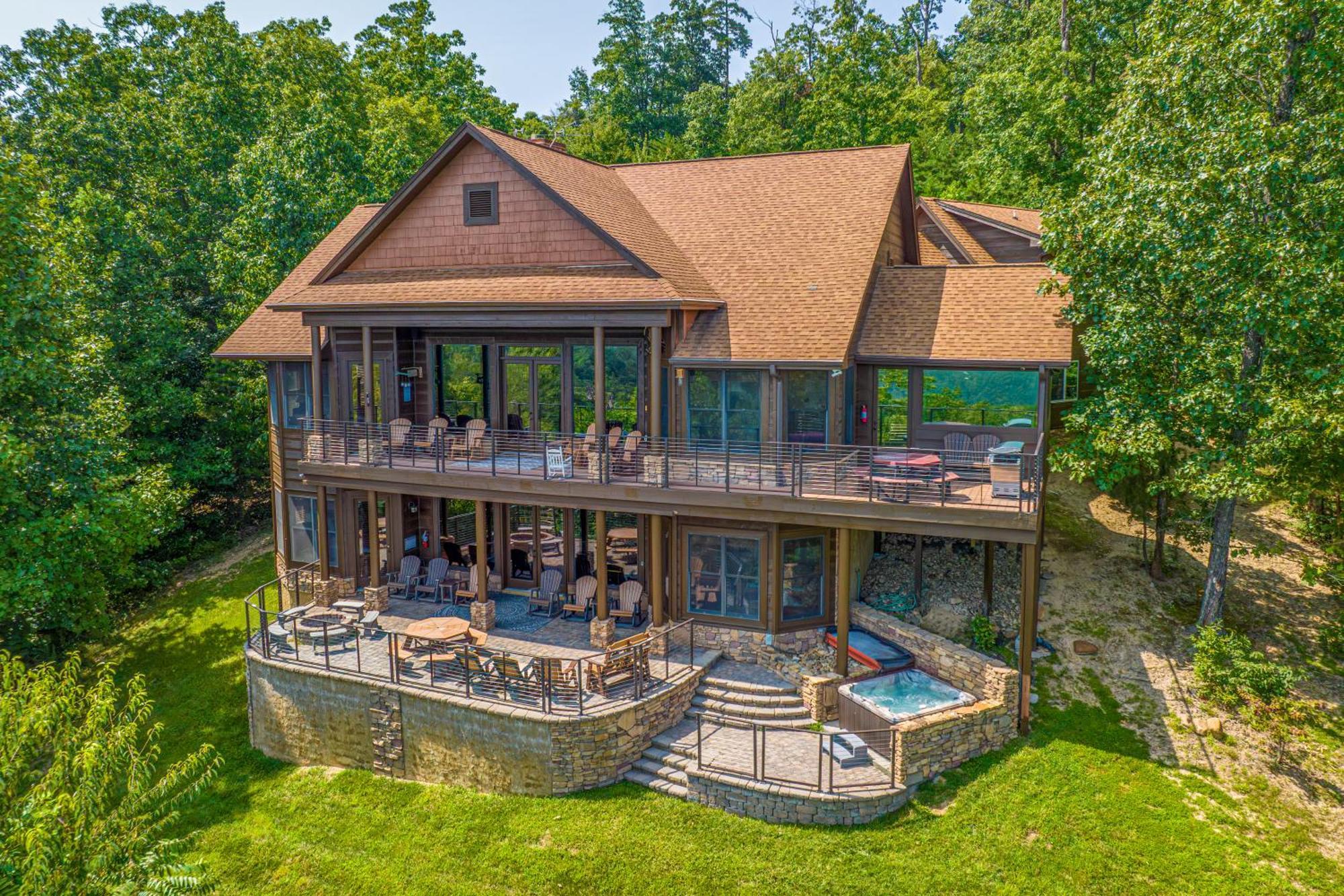 Five Bears Mountain View Lodge Севьервилл Экстерьер фото