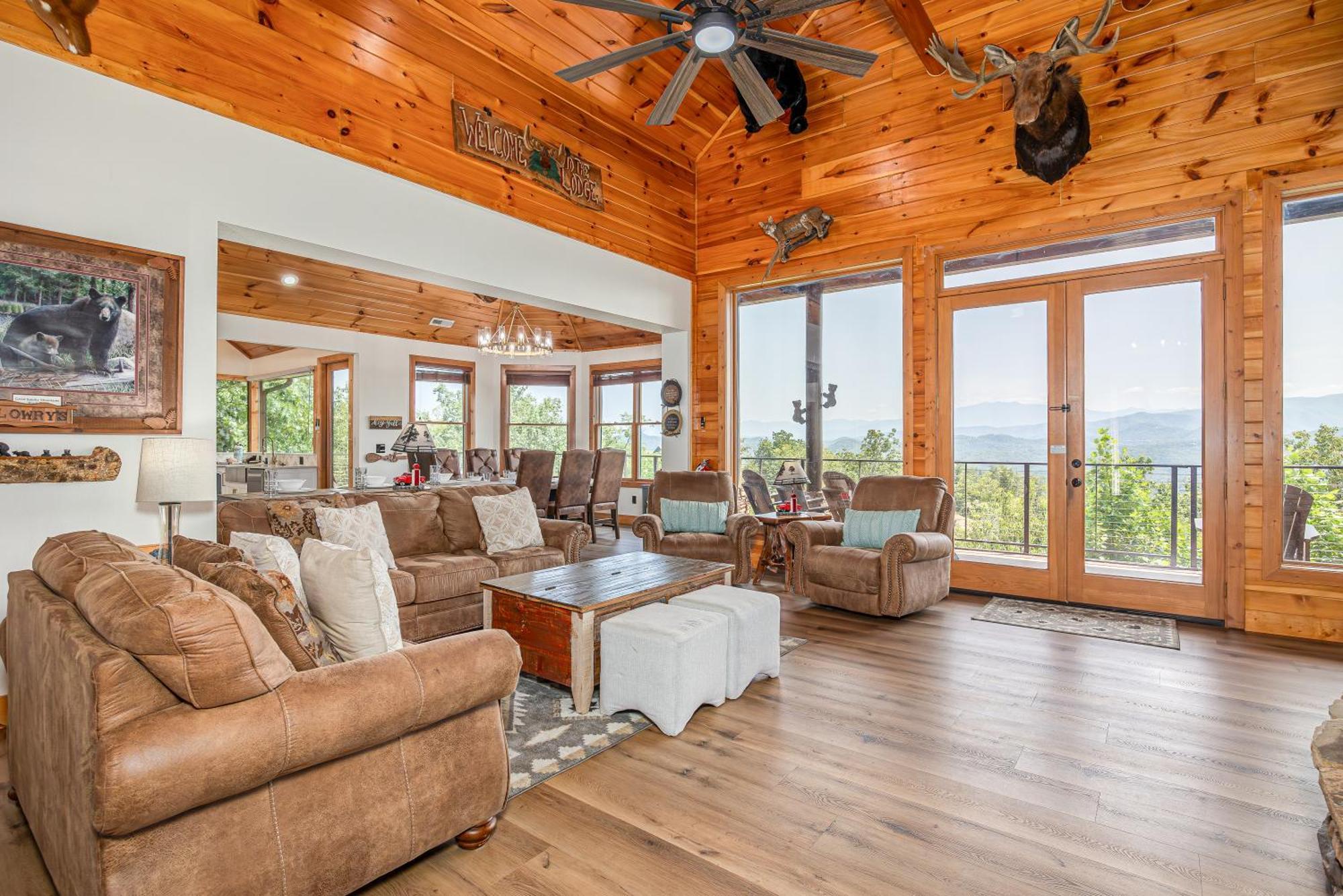 Five Bears Mountain View Lodge Севьервилл Экстерьер фото